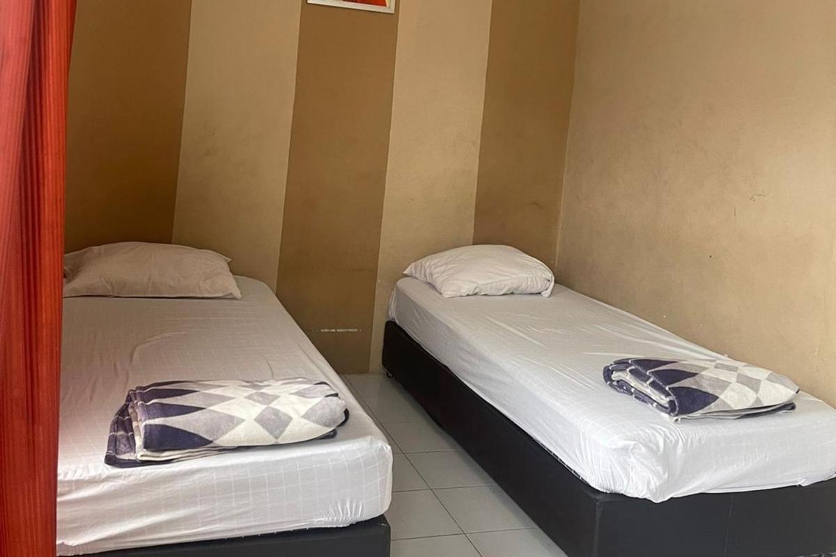 Hotel Oyo 93749 Aksana Syariahnearwonderland Trik Art 2*